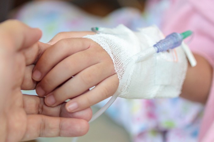 Svájci adomány segíti a debreceni leukémiás gyermekek gyógyulását című cikk nyitóképe