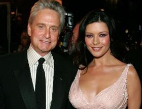 Mai bulvár: Douglas - és a gégerák...