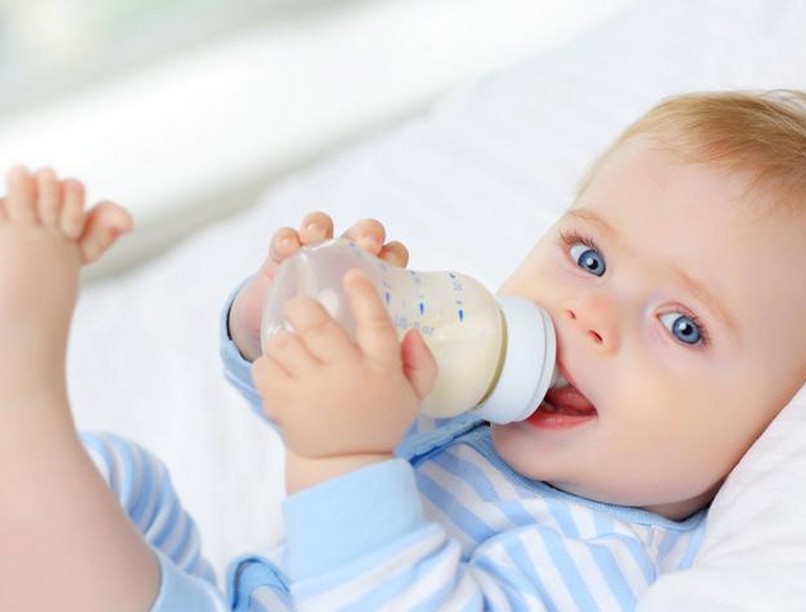 tápszer, anyatej, császármetszés, szoptatás, bélflóra