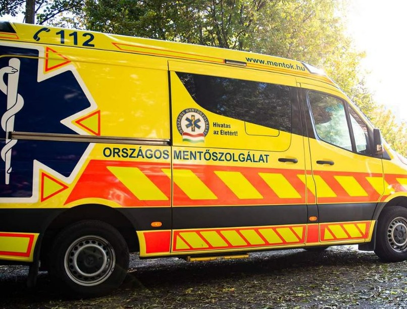 mentő, mentők, újraélesztés, ammónia, sürgősségi