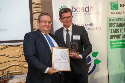 E.ON Hungária Csoport  – A városi energiahatékonyság és energiaközösségi modell példaértékű, komplex és integrált megoldás az érintettekkel, kiemelten Szolnok városával való együttműködésbenA díjat Jamniczky Zsolt az E.ON Hungária Csoport vezérigazgató-helyettese vette át.