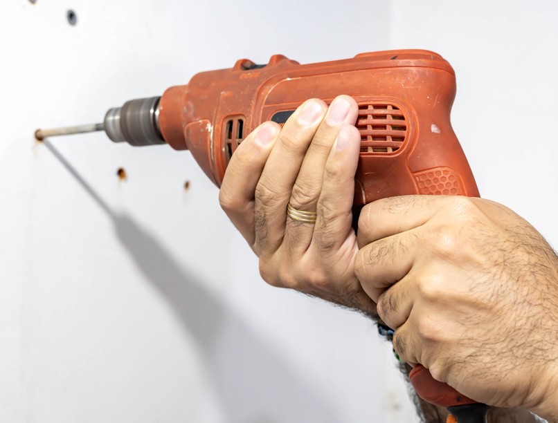 hírek férfi átfúr tenyér barát