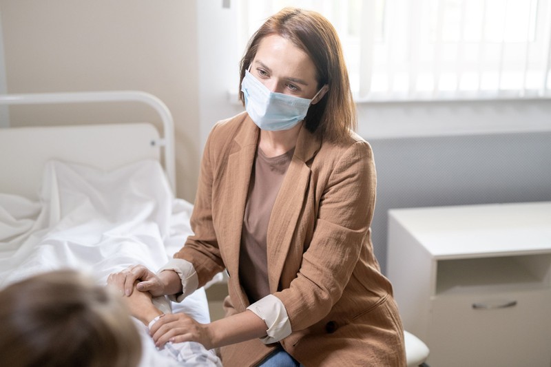 Visszatér a maszkviselés! Nézze meg, hol lesz kötelező újra