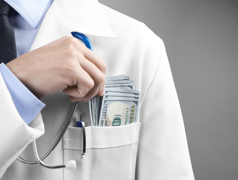 orvos,pénz, hálapénz vesztegetés