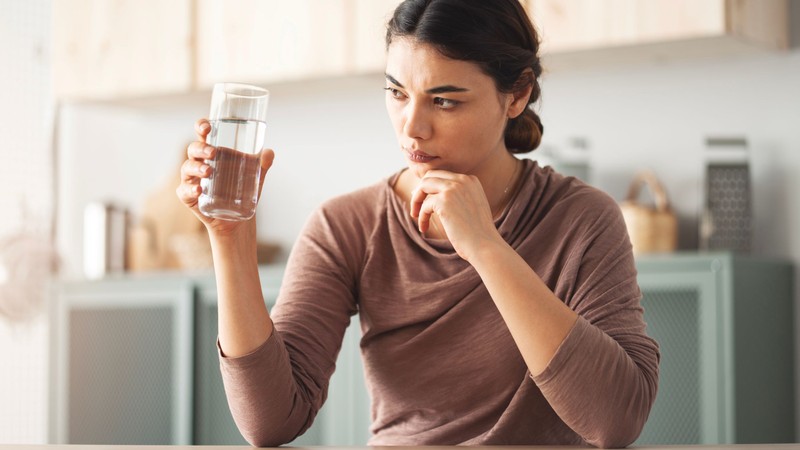 Mennyi vizet igényel valójában a szervezet? Egy nefrológus lerombolta a legmakacsabb tévhitet