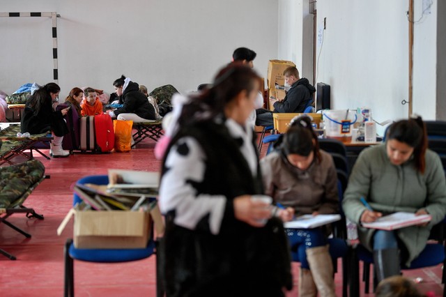 Újabb covid járványhullám indulhat el a menekültek miatt? Nem értenek egyet a magyar szakértők