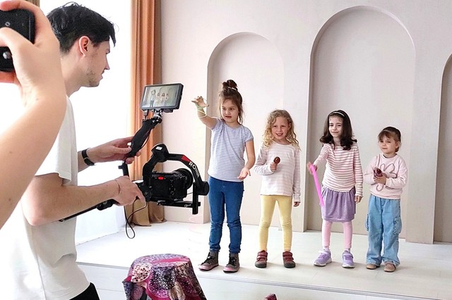 Gyerekek, akiket a betegség túl korán felnőtté tett - a Bátor Tábor új kisfilmje