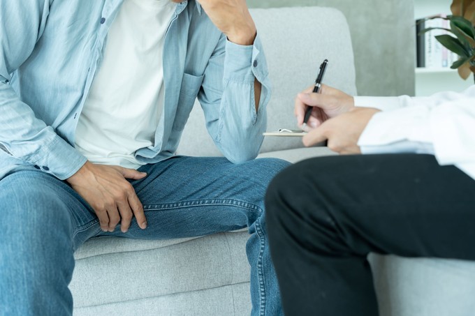 Féreg tekergőzött a férfi péniszében, miután megmártózott a vízben című cikk nyitóképe