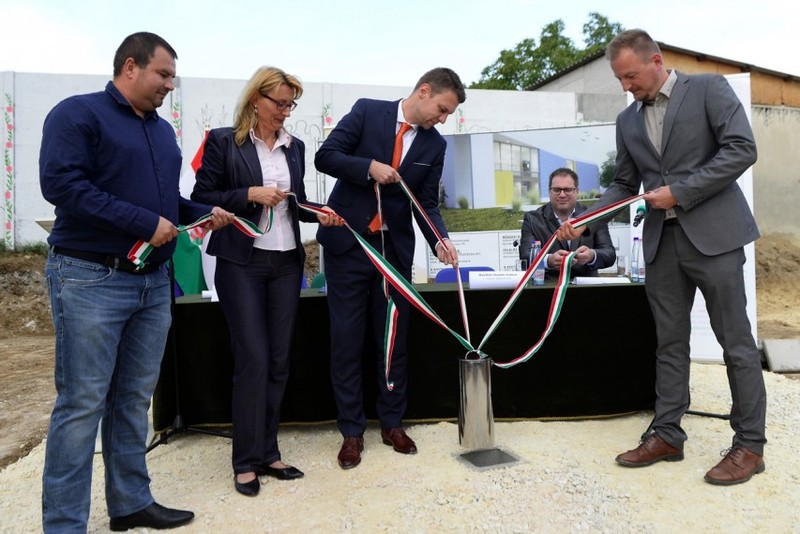 Új egészségház alapkövét tették le Budakeszin