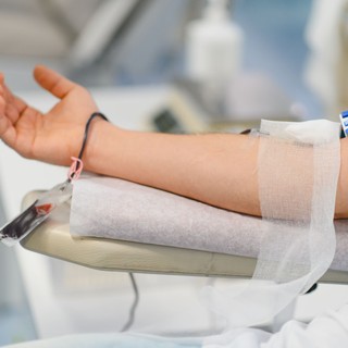 Újraindították egy nő immunrendszerét, aki egyszerre három súlyos betegséggel küzdött - már teljesen tünetmentesen élhet című cikk nyitóképe