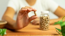 Egyre több országban korlátozzák ezt a népszerű étrend-kiegészítőt: komoly mellékhatásai lehetnek című cikk nyitóképe