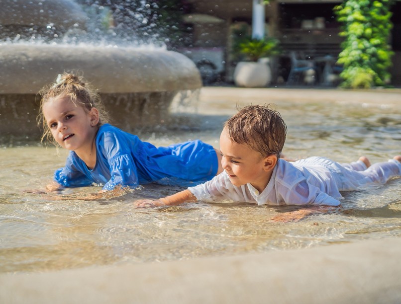 szökőkút gyerek víz baktérium kánikula veszély
