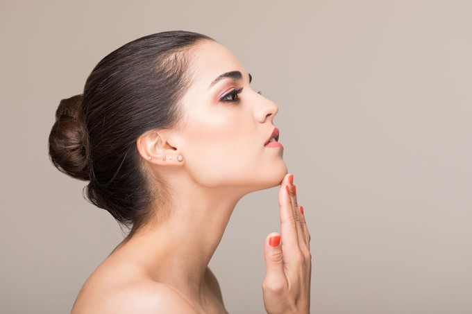 Állszőrzet nőknél: mikor természetes jelenség, és mikor érdemes kivizsgálni? című cikk nyitóképe