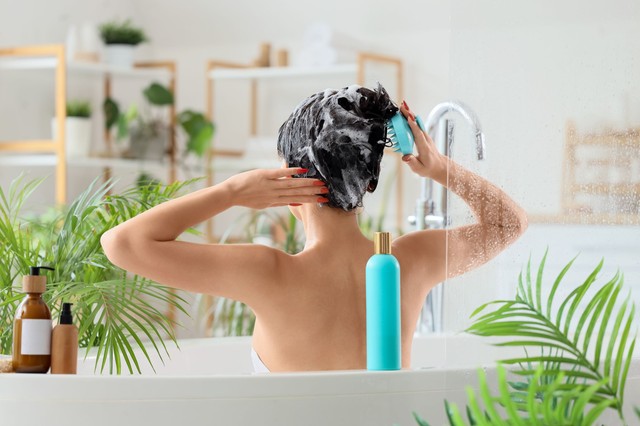 Hogyan mossunk hajat, hogy dúsabb legyen? Ez a banális kis trükk nem véletlen vált nagy slágerré