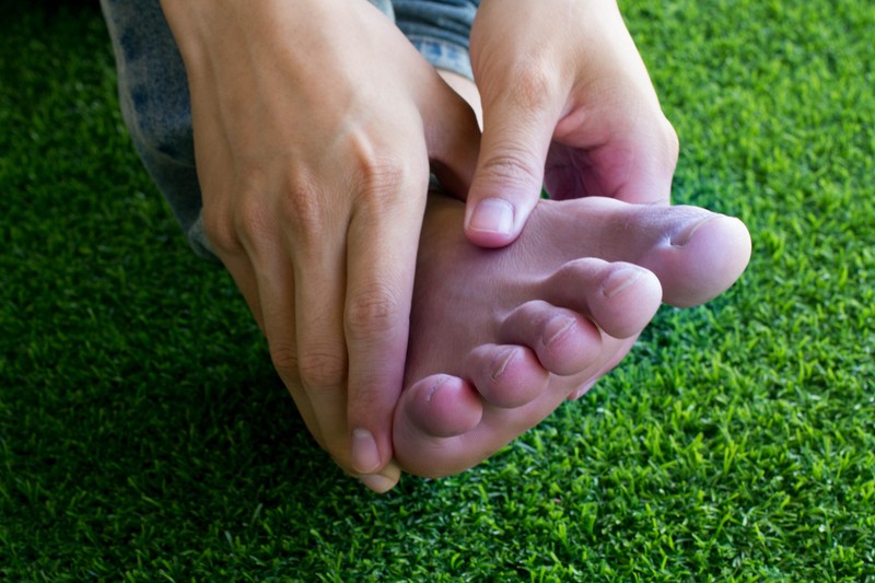 Életveszélyes érbetegség: keresse fel az orvosát, ha ezt a 3 tünetet tapasztalja a lábán!