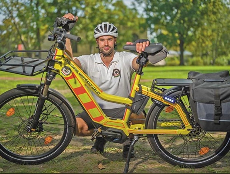 lang györgyi, omsz, mentők, adomány