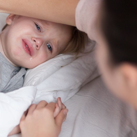 Tényleg azért betegeskedik többet a fiam, mert terhesség alatt felvettem a Covid oltást? Az orvos válaszol című cikk nyitóképe
