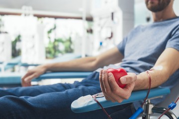 Véradás: miért fontos a vércsoport, és meddig tárolható a vér, amit adtunk?