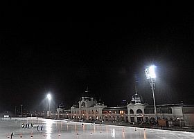 Megnyitott a Műjég!