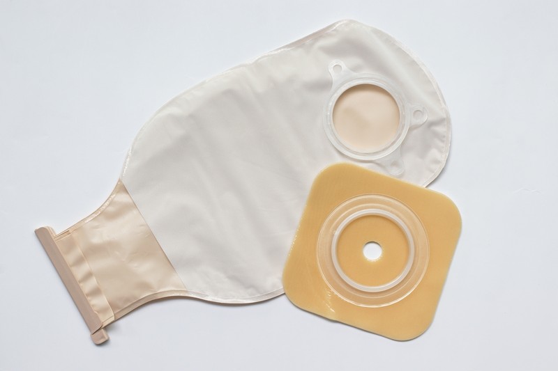 Sztómazsákot és gurulós járókeretet is töröltek a TB-támogatott listáról