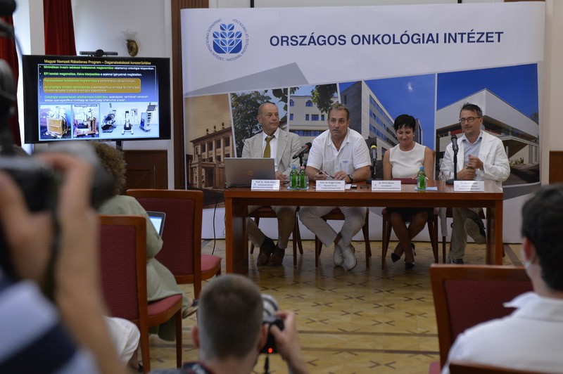 Daganat műtétek robotsebészettel Magyarországon: gyorsabban gyógyulhatnak a betegek