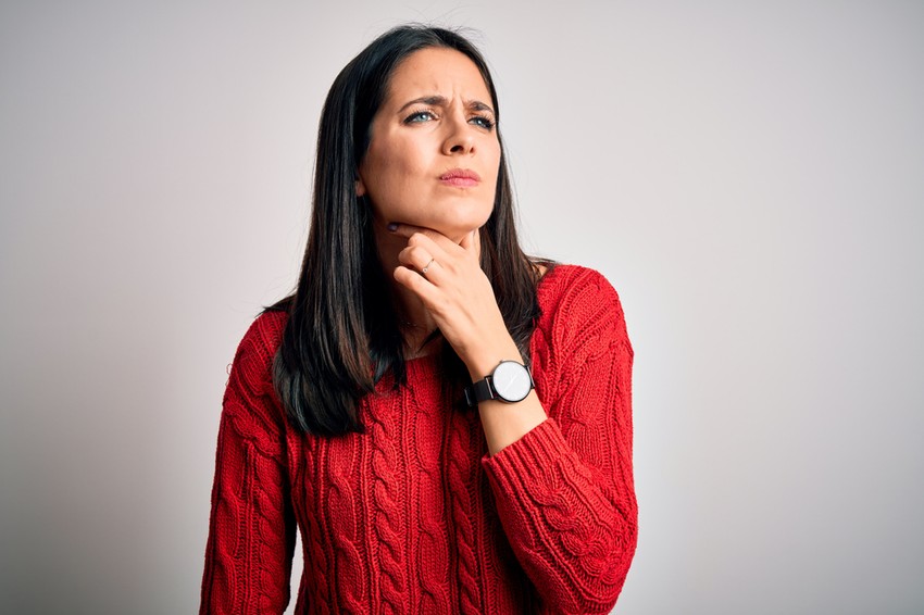 Mi állhat a folytonos köhécselés hátterében, ha már hetek, esetleg hónapok óta változatlan az állapotunk?