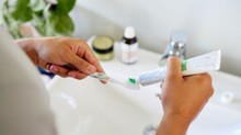 Több baktérium lehet rajta, mint a WC-n: ezt a fürdőszobai tárgyat minden nap használja című cikk nyitóképe