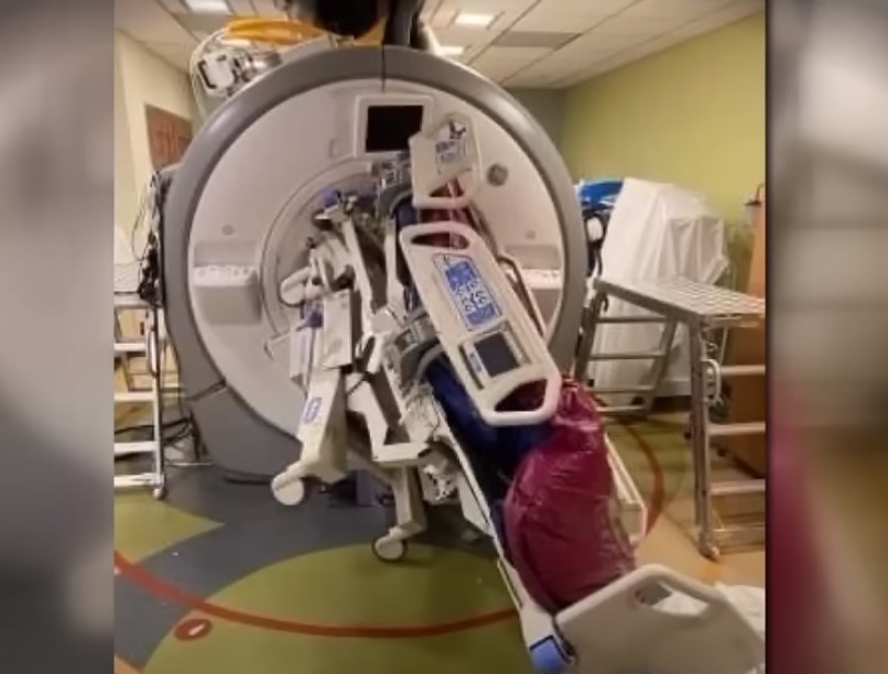 MRI vvizsgálat MR-gép baleset kórház