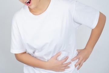 Hányás, hányinger és hasmenés: ilyenek az epegyulladás tünetei