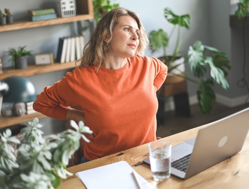 derékfájás, derékfájdalom, fájdalom, ülőmunka, ülőmunka mellrák emlőrák tumor kialakulása tünete