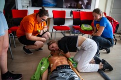 A 21 Nő az egészségügyért alapítvány mentorált diákjainak a látogatása a Heim Pál Országos Gyermekgyógyászati Intézetben.