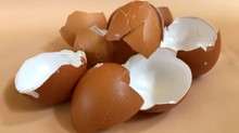 Kevesen ismerik ezt a zseniális trükköt – öntsön ecetet a tojáshéjra, és nézze, mi történik! című cikk nyitóképe