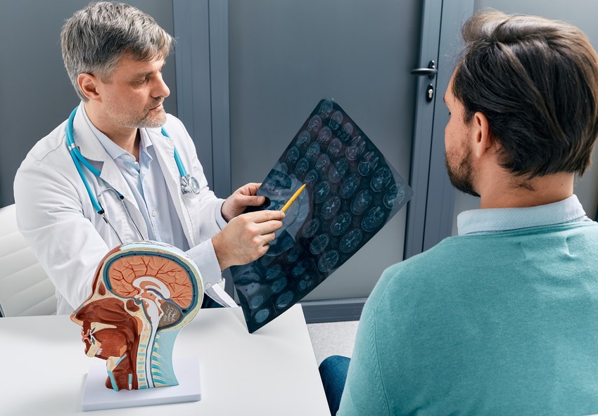 A stroke a rokkantság vezető oka világszerte - ez a második vezető halálok. A 2022-ben kiadott Global Stroke Factsheet feltárja, hogy 17 év alatt 50%-kal nőtt a stroke kialakulásának élethosszig tartó kockázata, és a becslések szerint minden negyedik ember élete során agyvérzést szenved el.