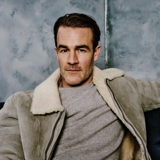 48 évesen elhunyt James Van Der Beek – ez volt az első tünete a halálát okozó vastagbélráknak című cikk nyitóképe
