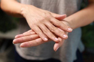 Nem mindegy, hogy milyen színűek a körmök: így néz ki, amikor bőrrák okozza az elszíneződést