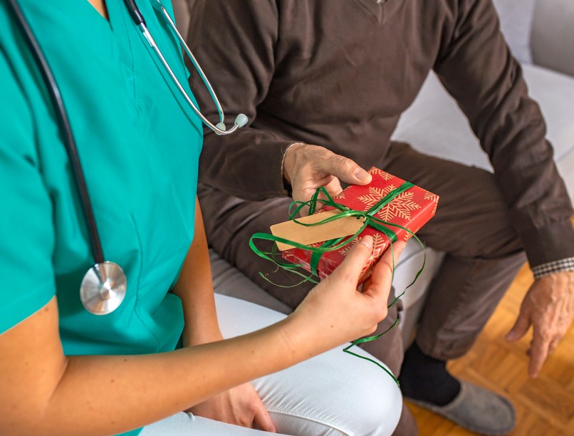 kórház, ajándék, orvos, vakcinainfó