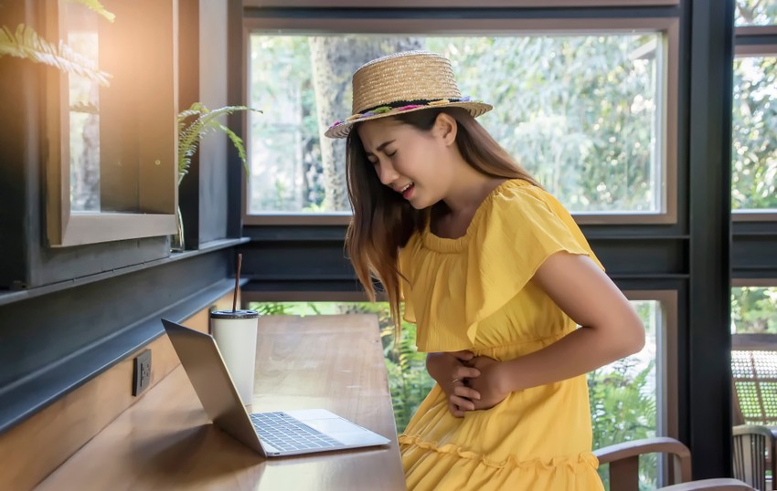 Az utazók hasmenésén az utazás alatti, vagy közvetlenül a hazatérés után kezdődő, fő tünetként hasmenéssel járó betegségeket értjük.