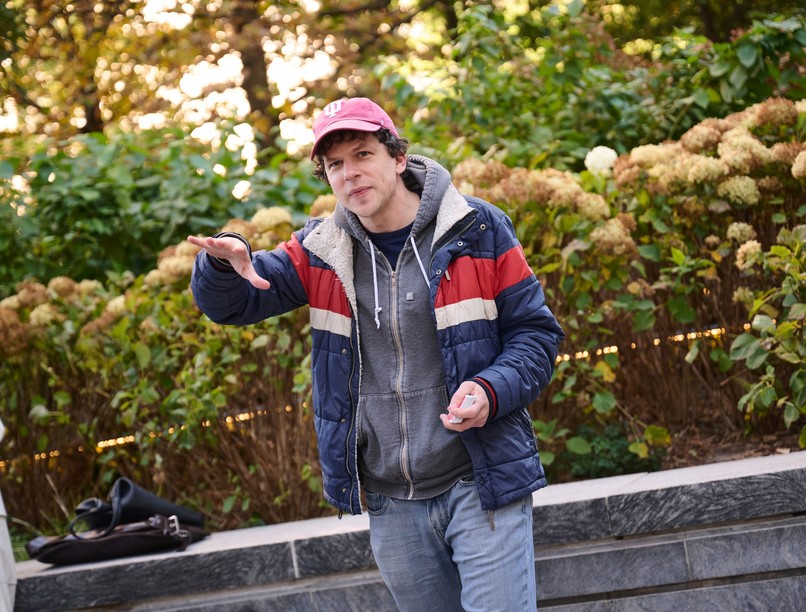 jesse eisenberg vese adomány