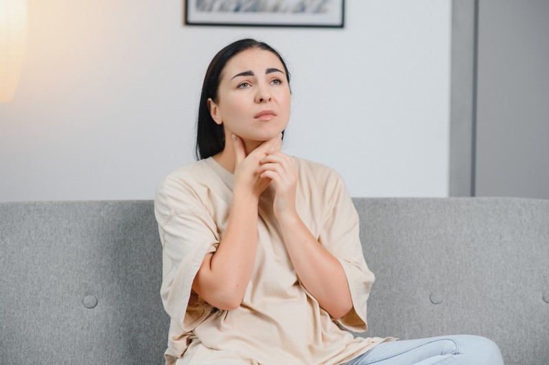 Gombócérzés a torokban: ilyen légúti megbetegedések is okozhatják