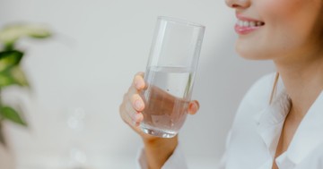  Az orvos elmagyarázza, mi történik, ha éhgyomorra iszik egy pohár vizet 
