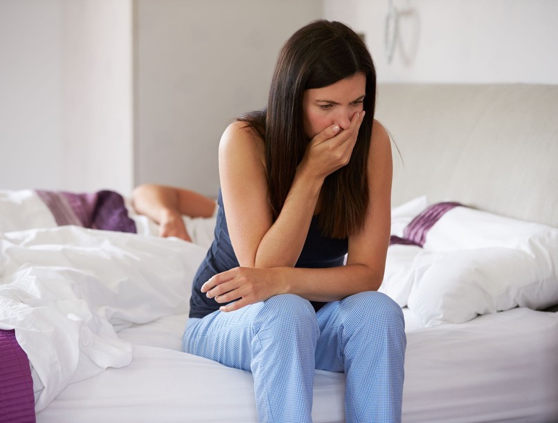 terhesség várandósság jelei hányinger menzesz