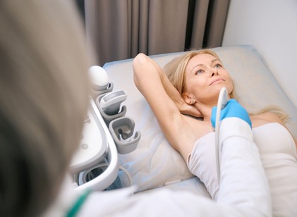 5 tünet, amikor feltétlenül szükséges az emlő ultrahang! Az orvos szerint sem szabad halogatni ezekben az esetekben című cikk nyitóképe