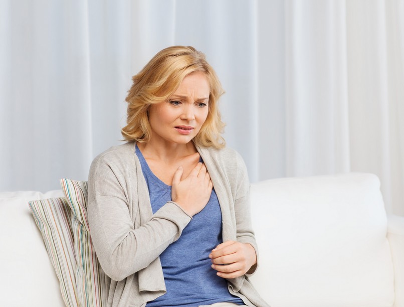 mitől fájhat a mellkasom