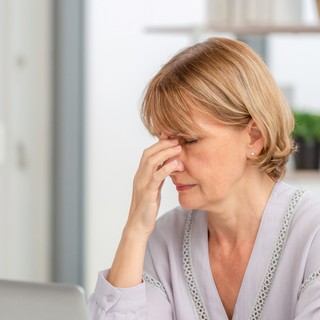 Lebegő foltok, homályos látás: ekkor utalnak a tünetek retinaleválásra című cikk nyitóképe