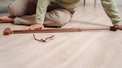 Időskori elesés: ez a jelenség fájdalmasabban érinti a családot, mint maga a fizikai sérülés című cikk nyitóképe