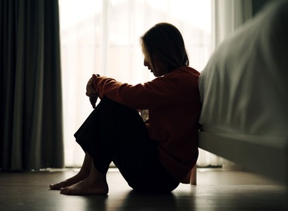 Amikor a gyász nem enyhül: mi történik azokkal, akik évekkel később sem tudnak továbblépni? című cikk nyitóképe