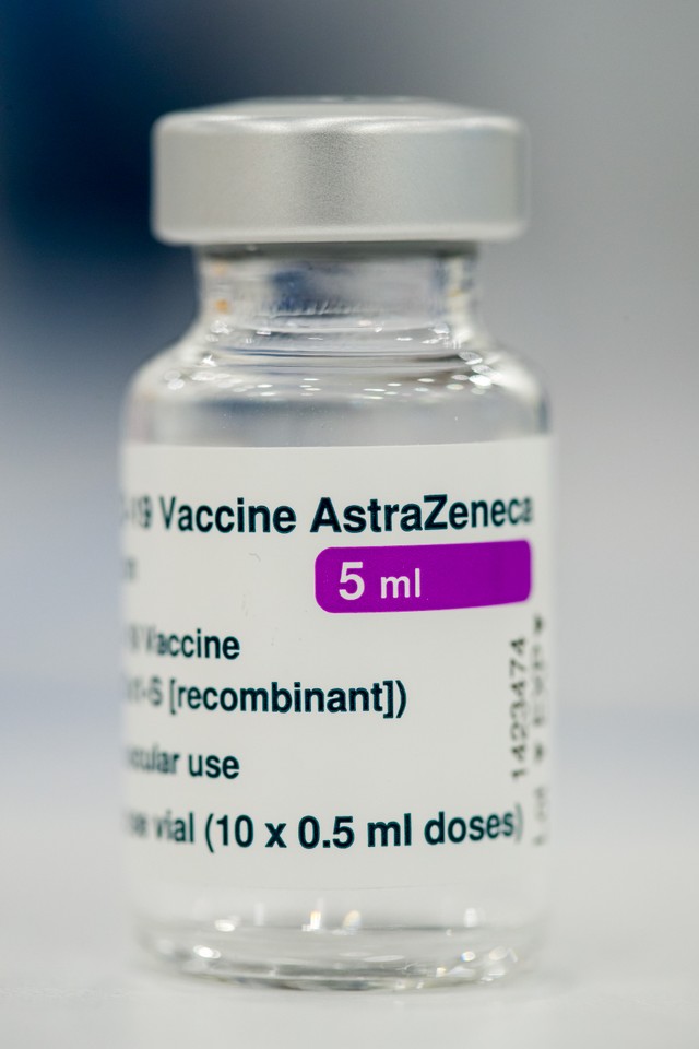 Kártérítést fizet az AstraZeneca: vérrög alakult ki egy nő agyában, most fizetnek neki