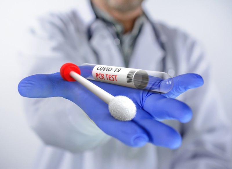 Beszüntetik a mentők keddtől a covid PCR-tesztelését