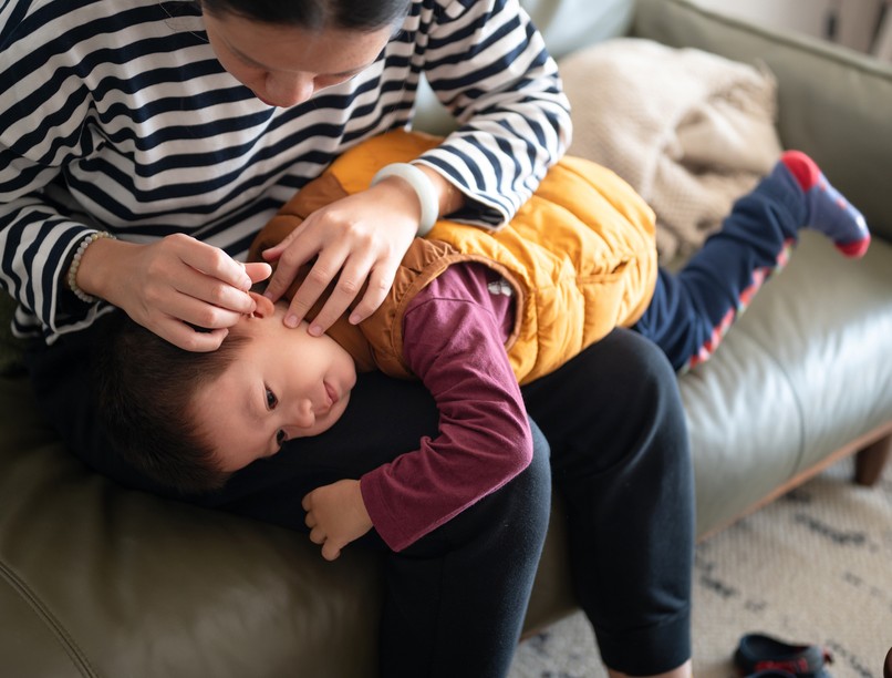 helyes fültisztítás gyerek pálcika