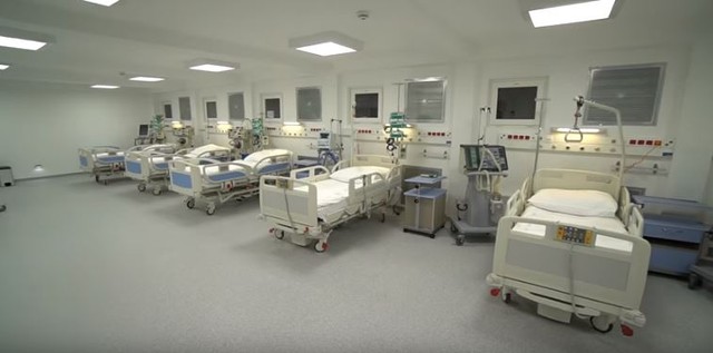 Koronavírus: videón a kiskunhalasi mobil járványkórház